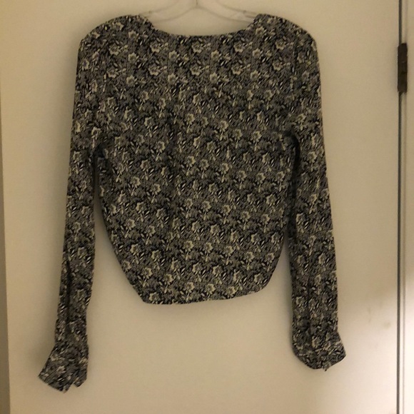 Flynn Skye cropped blouse - Picture 2 of 6